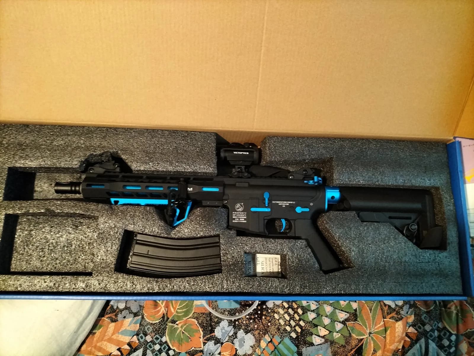 Colt M4 Hornet Blue Fox – Viseur VictOptics